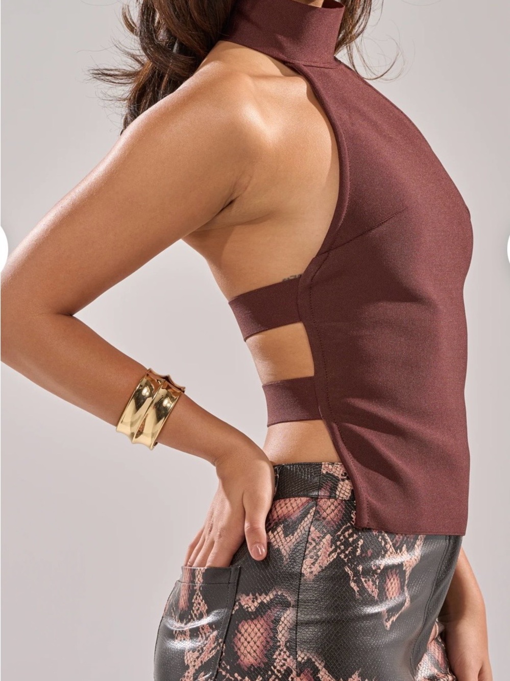 Sleeveless High Neck Cutout Tank Top in Coffee